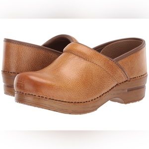 Dansko - womens honey distressed
